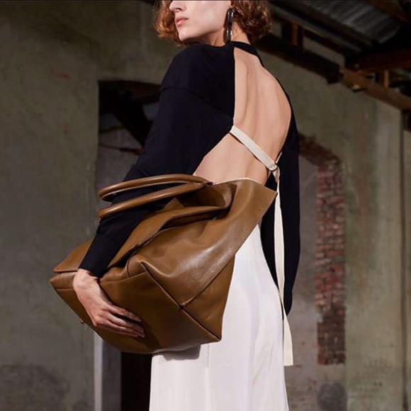 Backless Knit by Erika Cavallini - Picture 14 of 15